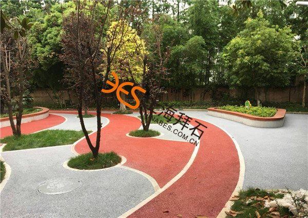 透水路面.jpg 透水路面.jpg