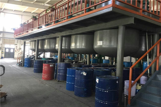 拜石設(shè)備車間